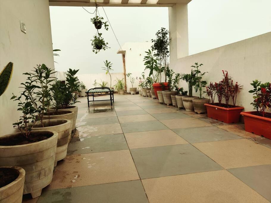 Premium Homestay Near Banke Bihari Ji With Power Backup - Free Wifi - Washing Machine Etc Vrindāvan Extérieur photo