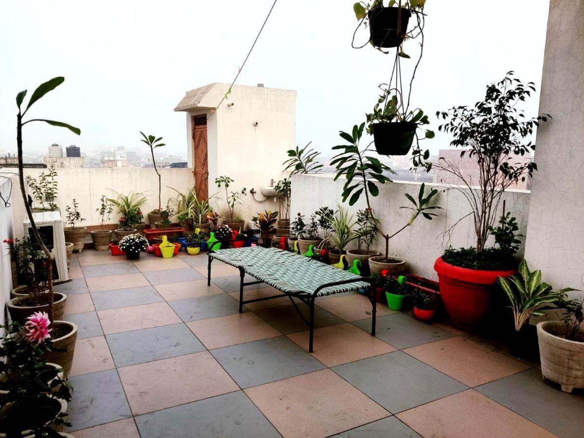 Premium Homestay Near Banke Bihari Ji With Power Backup - Free Wifi - Washing Machine Etc Vrindāvan Extérieur photo
