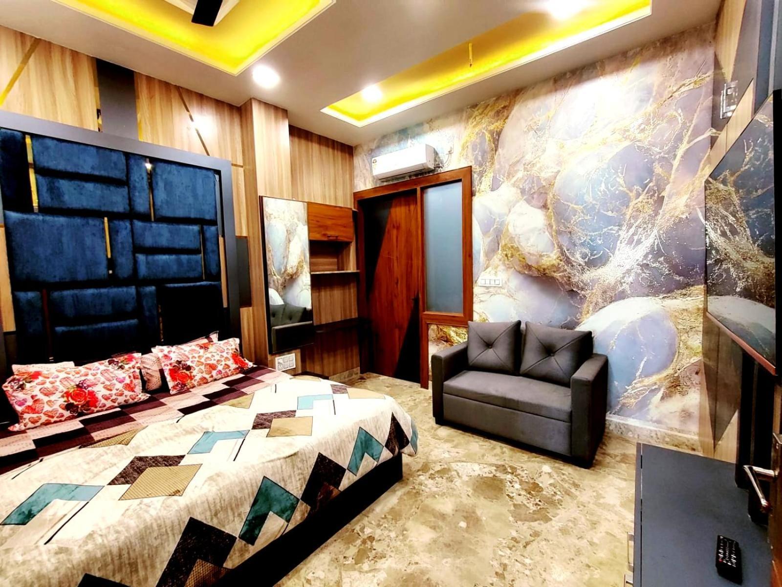 Premium Homestay Near Banke Bihari Ji With Power Backup - Free Wifi - Washing Machine Etc Vrindāvan Extérieur photo