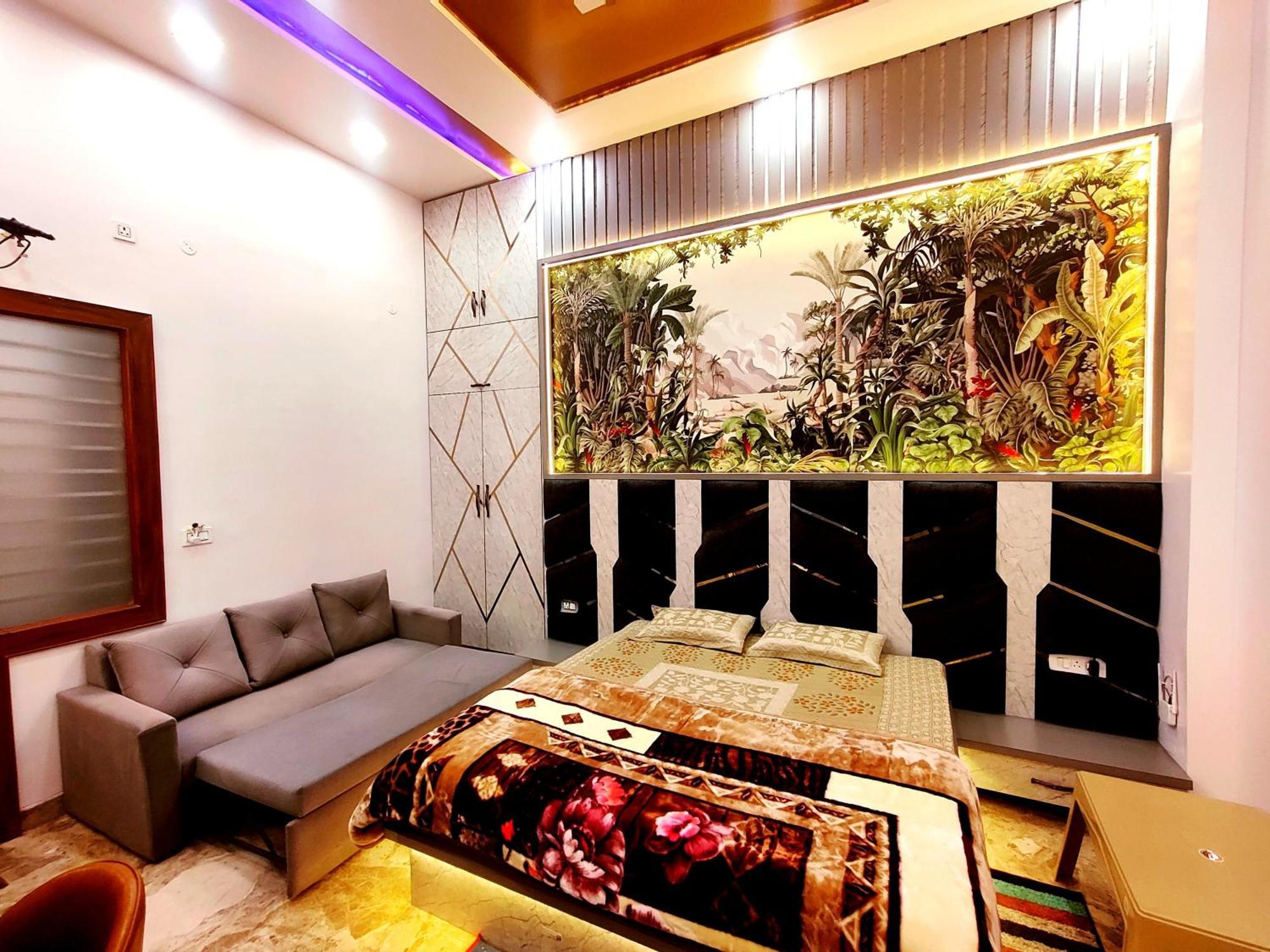 Premium Homestay Near Banke Bihari Ji With Power Backup - Free Wifi - Washing Machine Etc Vrindāvan Extérieur photo
